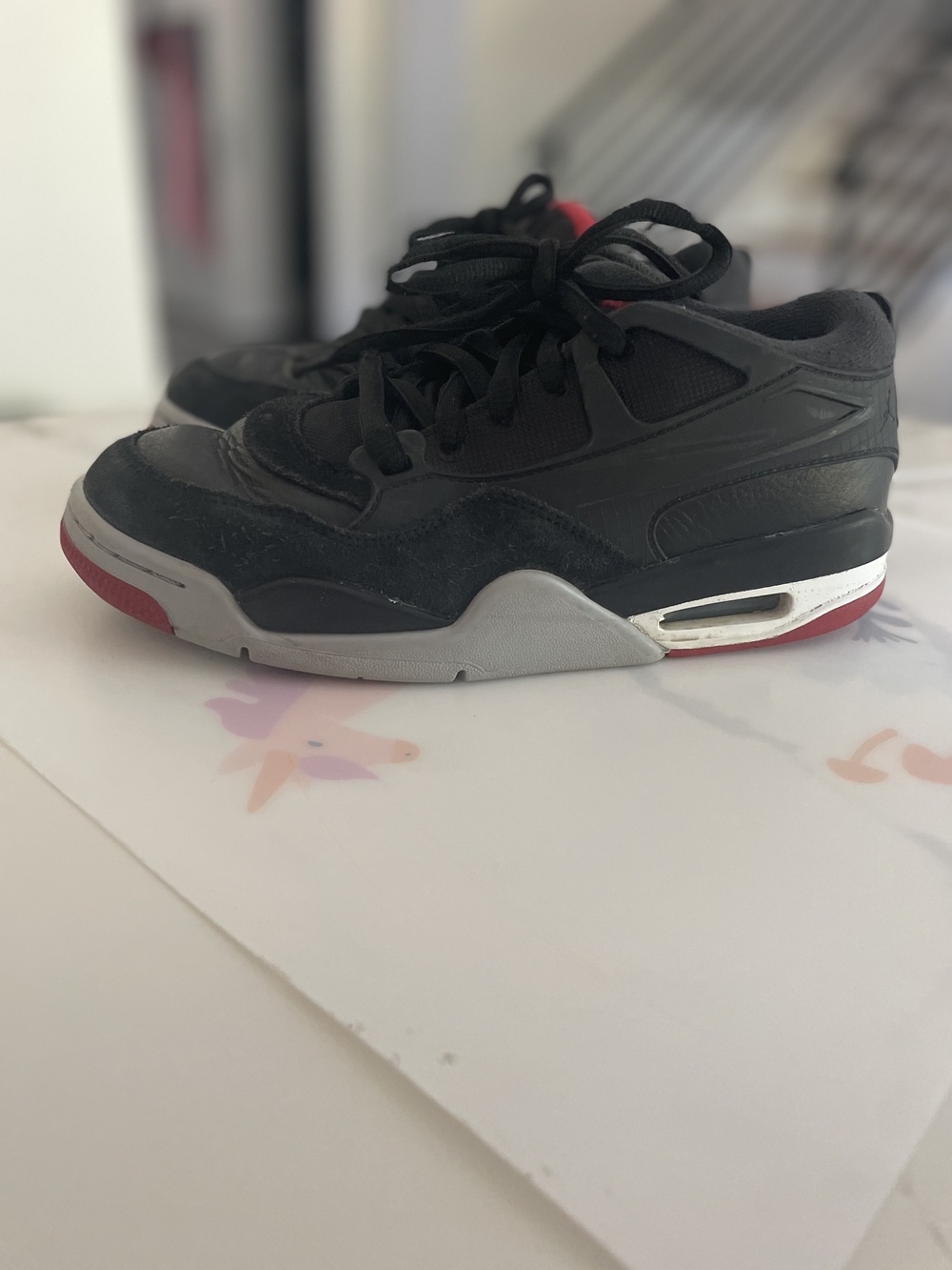 Nike Black Low-Top Sneakers with White Label - Picture 1 of 5